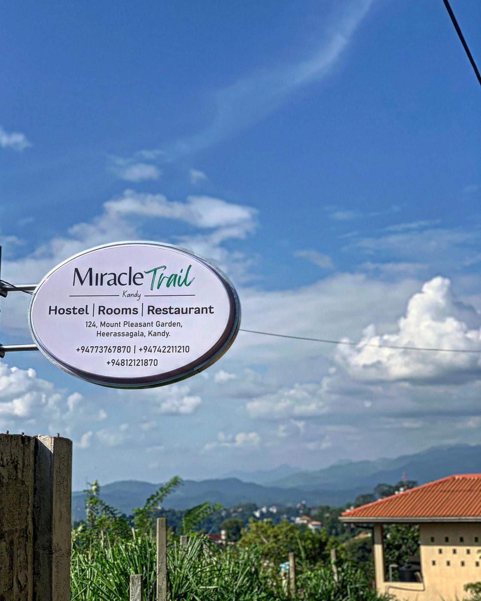 Miracle Trail Kandy Albergue Exterior foto